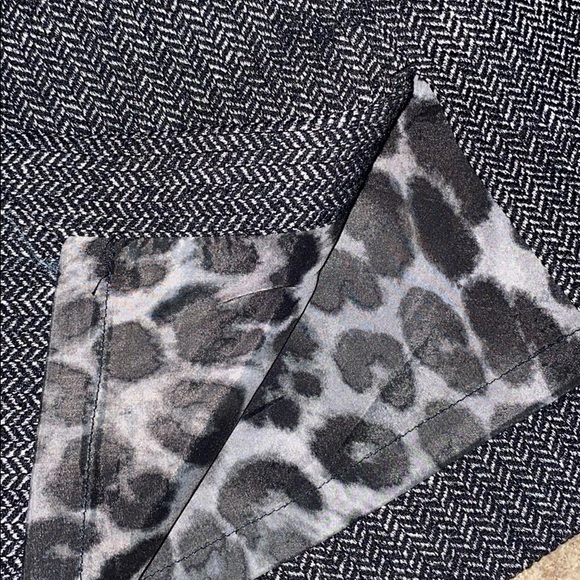 EXPRESS Herringbone Pencil Skirt - Picture 5 of 5